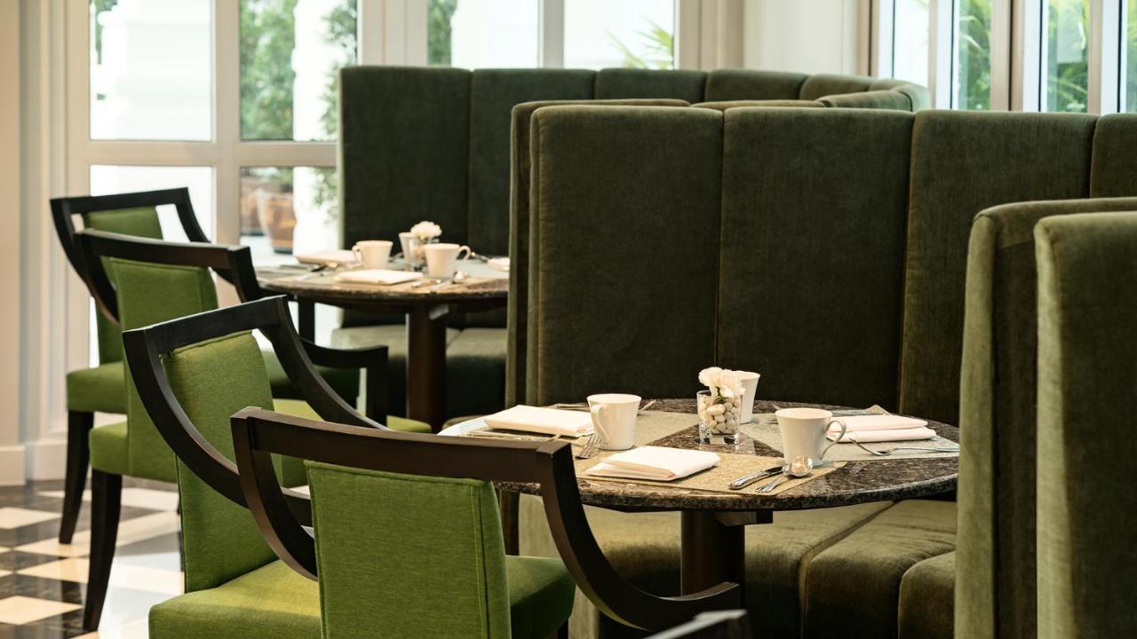 Moevenpick Myth Hotel Patong Phuket Exteriér fotografie The interior of the restaurant